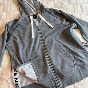 Women’s Nike zip up hooded sweatshirt